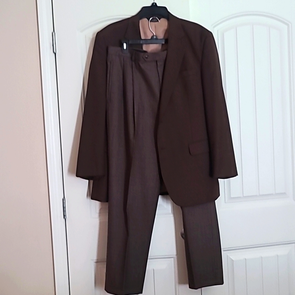 Men 3 piece  brown suit. Reg 43. - Picture 2 of 12